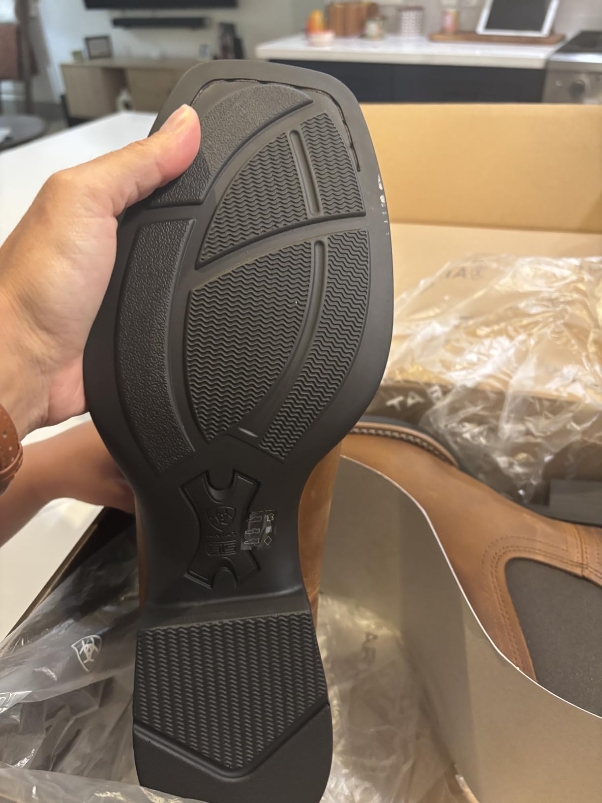 ARIAT Sport Booker Ultra Chelsea Boot customer photo 2