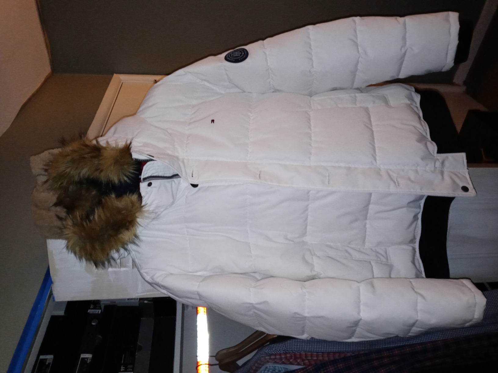 Tommy Hilfiger Men's Arctic Cloth Quilted Snorkel Bomber Jacket (Standard and Big & Tall) customer photo 1