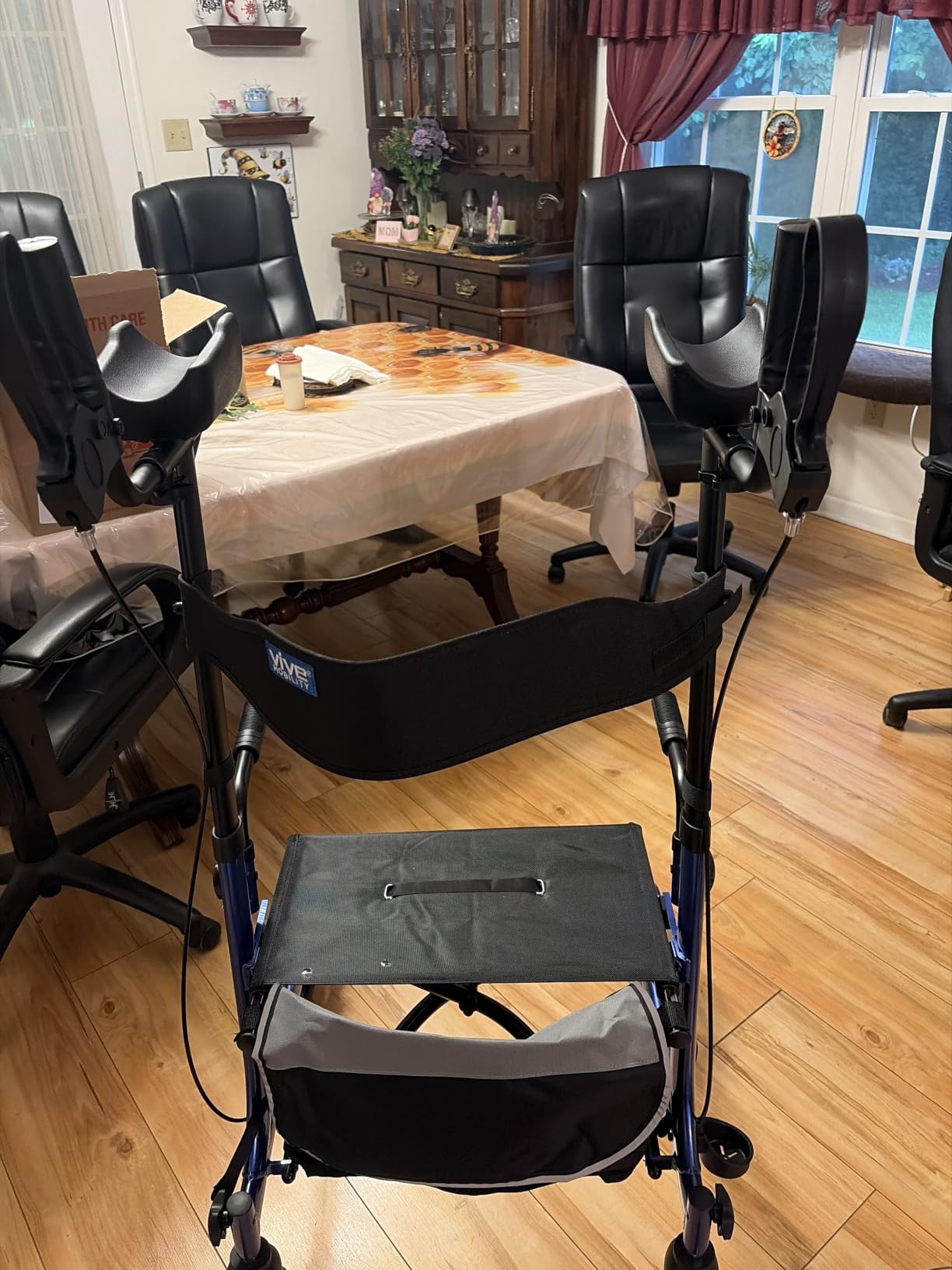 Vive Mobility Upright Walker with Seat - Stand Up Rollator, Arm Rests | Heavy Duty, Folding Medical Aid Scooter for Elderly, Seniors - Walking Assist, Foldable Transport Chair - 300 lb Capacity customer photo 2