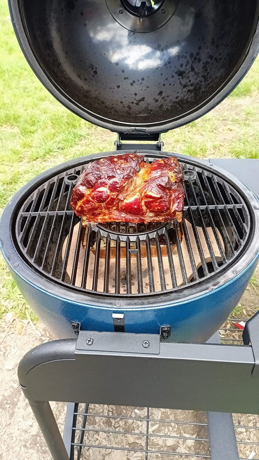 Char-Griller® AKORN® Kamado Charcoal Grill and Smoker with Durable Grill Cart, Cast Iron Grates and Warming Rack, 445 Cooking Square Inches in Sapphire, Model E56520 customer photo 1