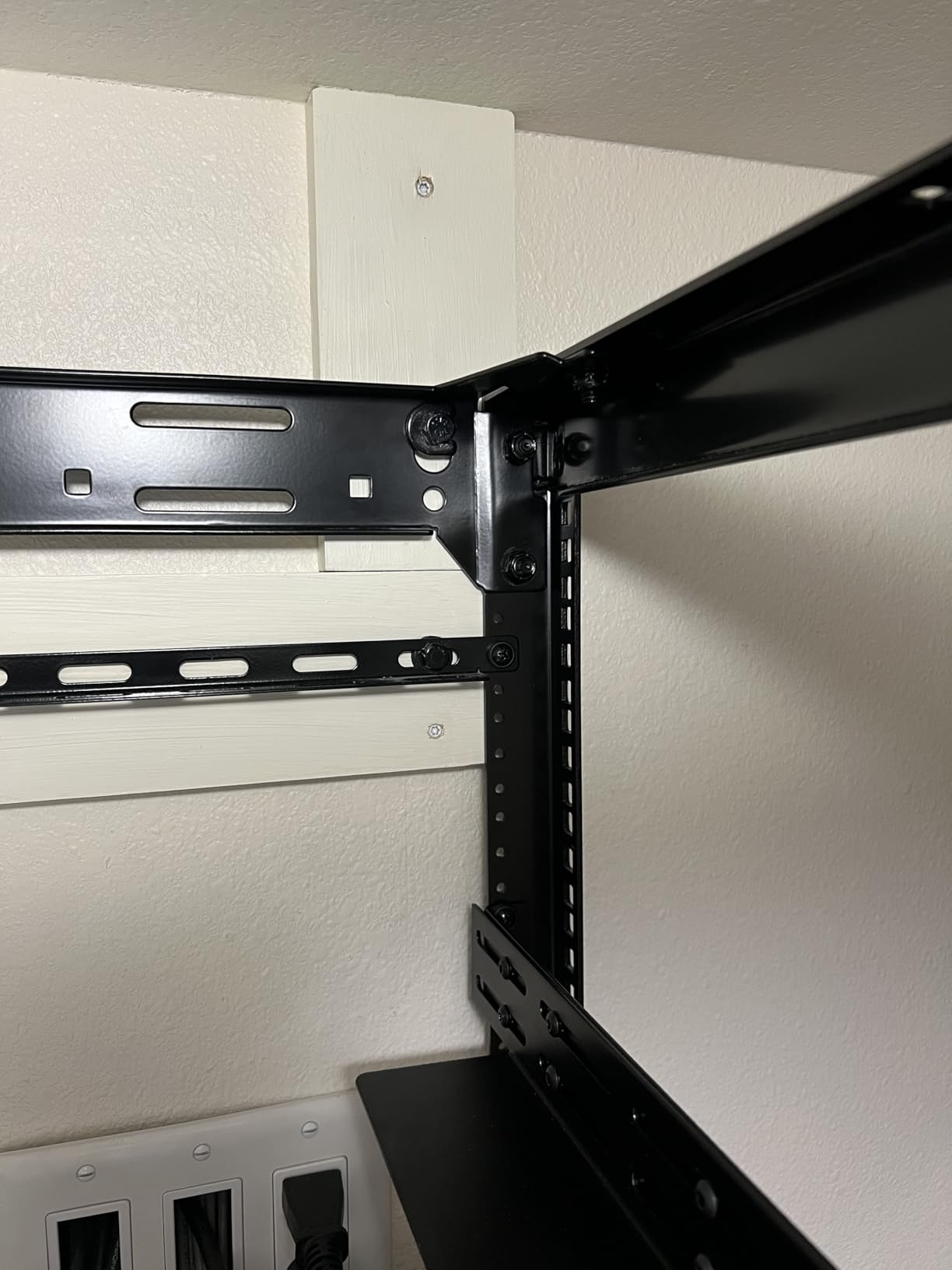 ECHOGEAR 15U Open Frame Rack w/Optimal Air Flow, DIY Assembly, 20.4” Depth customer photo 1