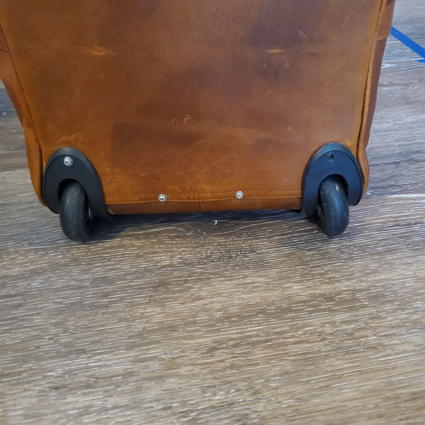 Leather Rolling Travel Duffle Bag for Men Women 21 inch with wheels Sports Overnight Weekend Duffel Gym Cabin Holdall with reinforced wheels for easy carry customer photo 2