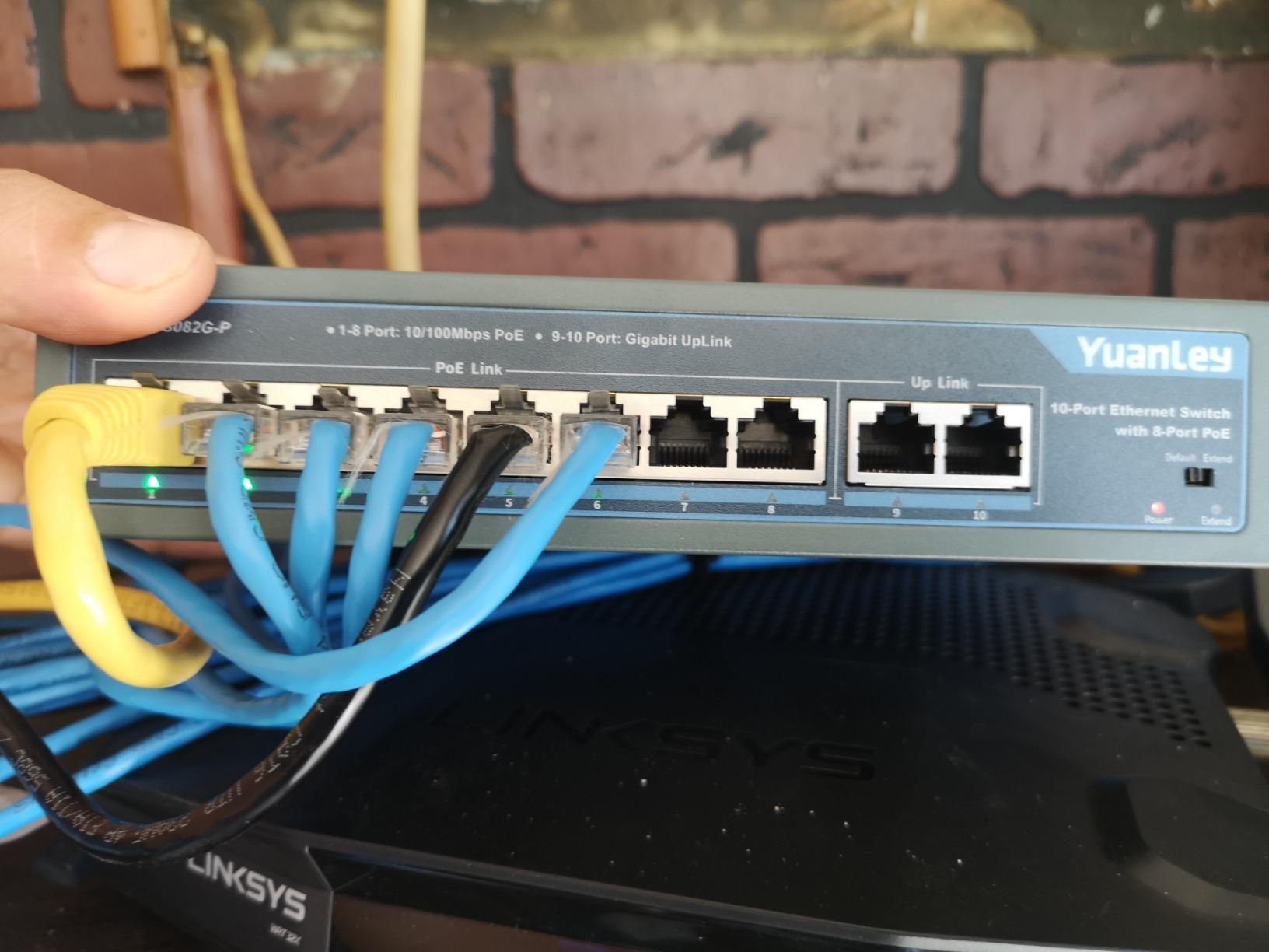Yuanley 24 Port PoE Switch with 2 Gigabit Ethernet Uplink Port, Unmanaged 26 Port 802.3af/at 400W Power PoE+ Network Switch, Rackmount Plug and Play customer photo 2