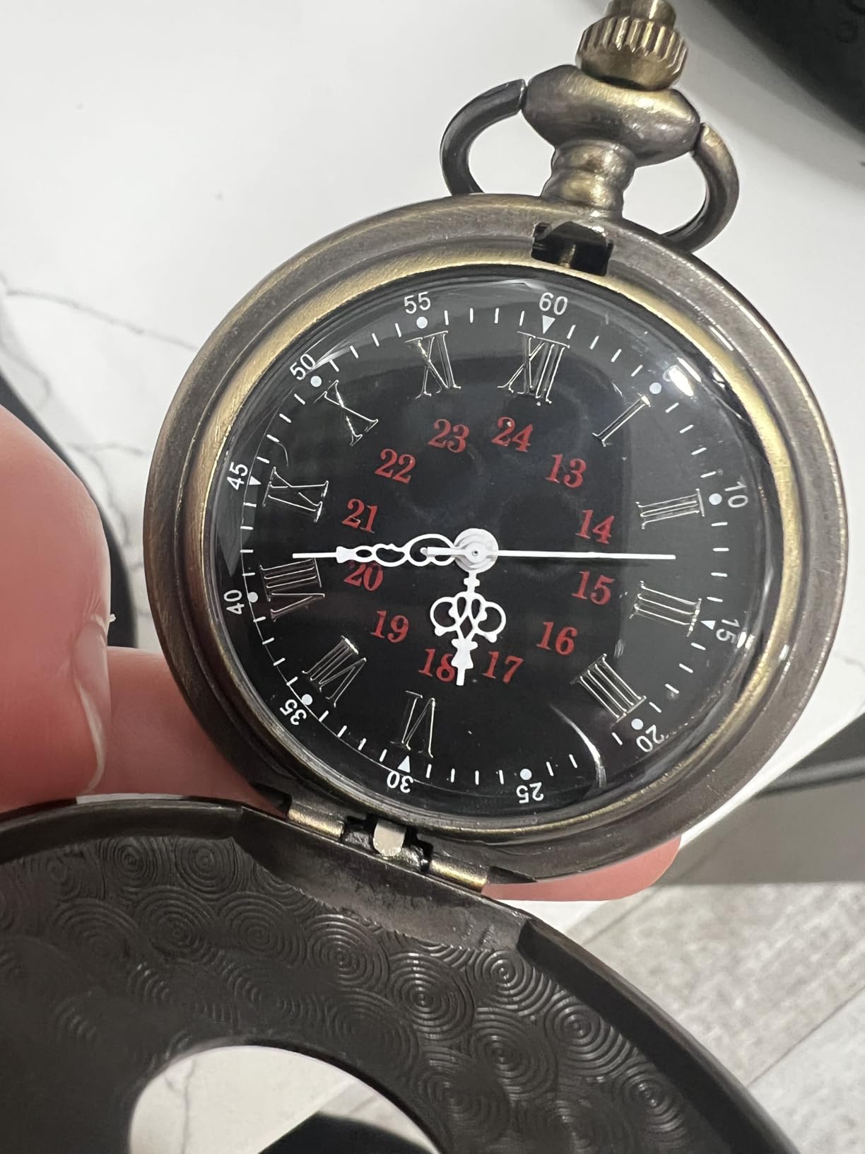 Vintage Pocket Watch Roman Numerals Scale Quartz Pocket Watches with Chain customer photo 2