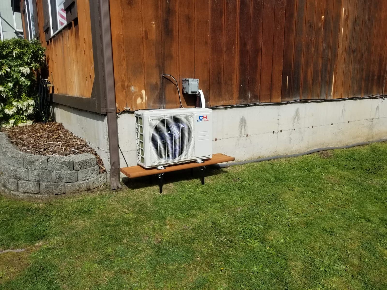 Cooper & Hunter MIA 12,000 BTU 115V Wall Mount Mini Split AC, 21.2 SEER2 customer photo 1