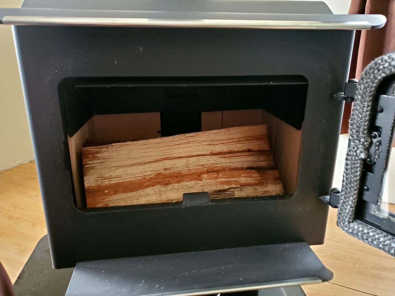 Ashley Hearth AW1120E-P 1,200 sqft Wood Stove with Legs and Pedestal customer photo 1