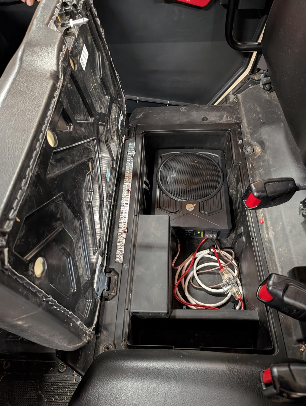 Planet Audio P8AWK 8 Inch Under Seat Powered Car Subwoofer, 8 AWG Wire Kit customer photo 1