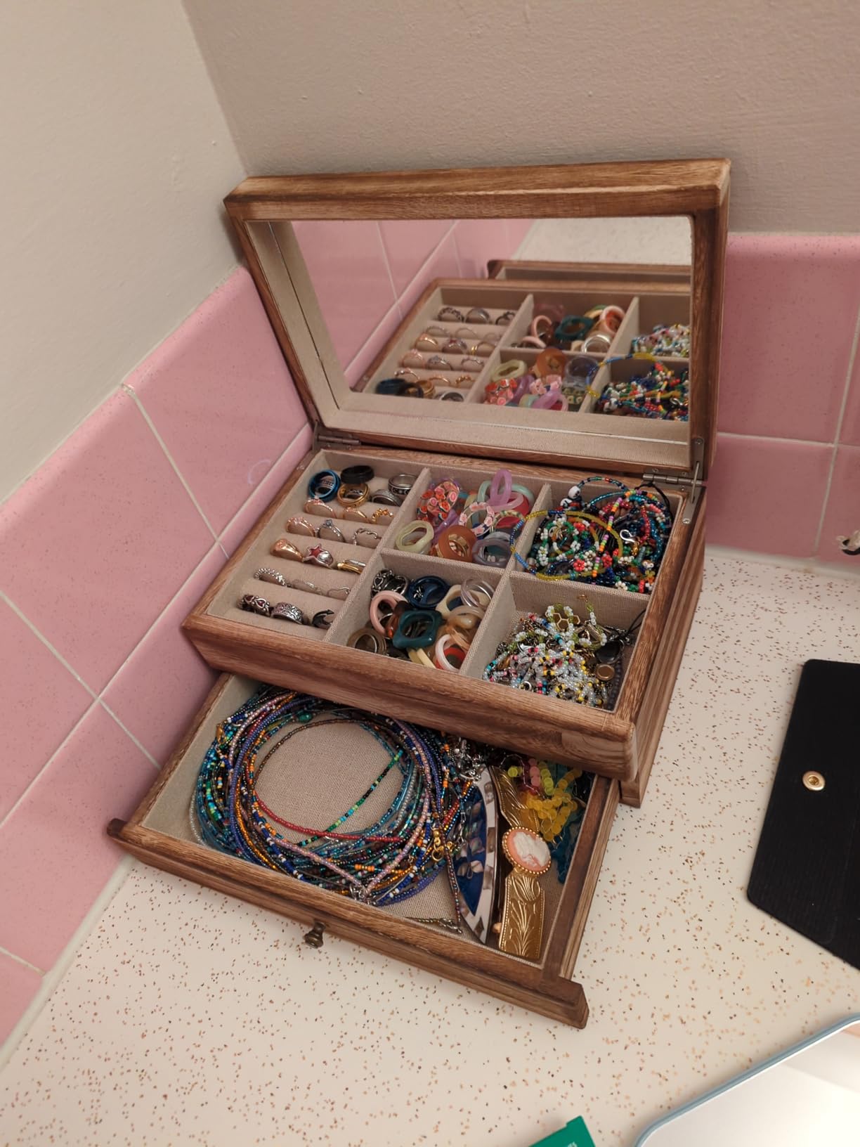 Meangood Jewelry Box Organizer for Women, 2 Layer Large Jewelry Storage Case, Rustic Wooden Jewelry Box with Mirror & Ring Tray for Necklace Earring Bracelets Rings, Vintage Style (Torched Wood) customer photo 2