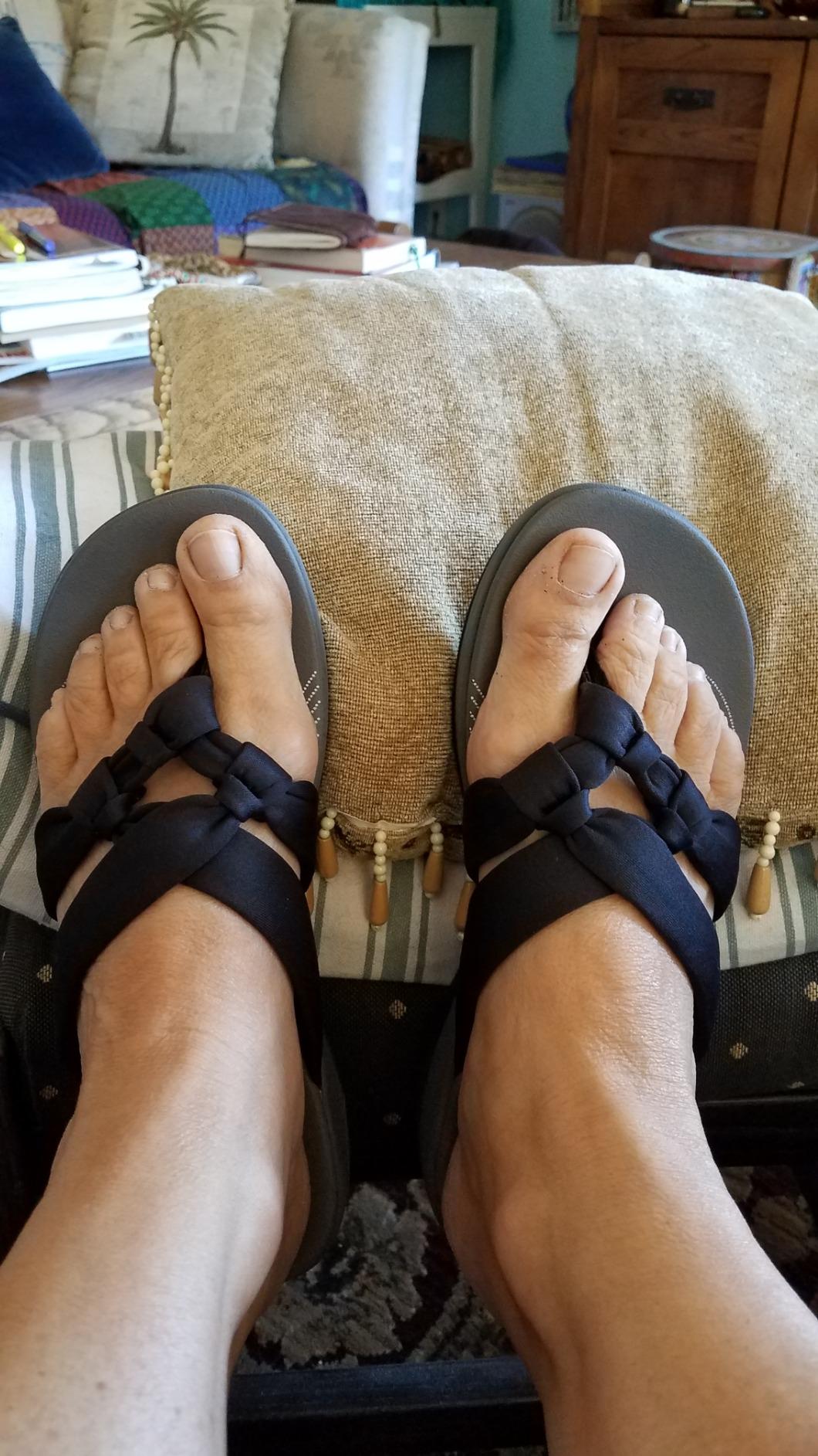 Clarks Women's Arla Kaylie Flip-Flop customer photo 2