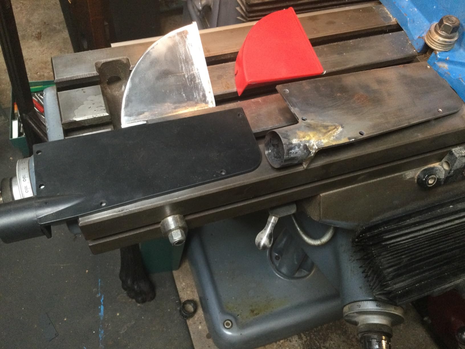 BUCKTOOL Pro 1HP Bench Belt Sander for Metal Working, 4 x 36 in Belt and 8 in Disc Sander with 1HP Direct-drive Motor (BD4801-M) customer photo 2