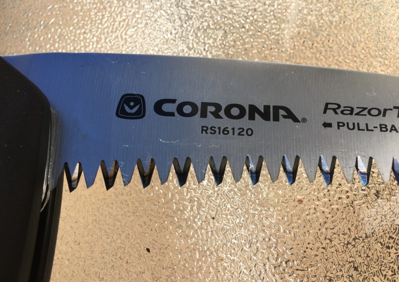 Corona Tools RazorTOOTH Folding Pruning Saw – 7-Inch Tree & Branch Cutting Hand Saw for Gardening, Landscaping & Yard Work, Fast-Cut Razor Tooth Blade customer photo 1