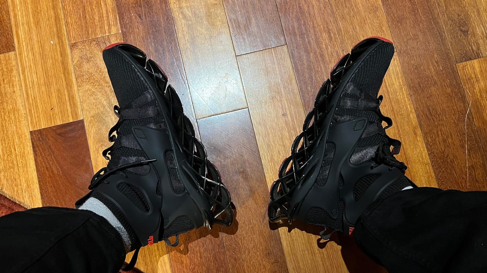 Hello MrLin Men's Running Shoes Non Slip Athletic Tennis Walking Blade Type Sneakers Hip Hop customer photo 1