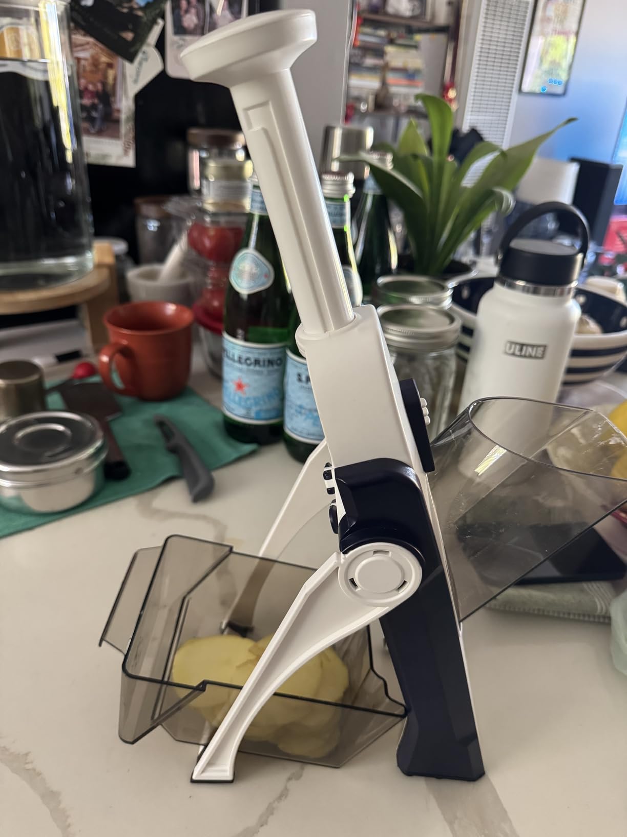 DASH Safe Slice Mandoline for Vegetables, Meal Prep & More with 30+ Presets & Thickness Adjuster, Midnight Navy customer photo 2