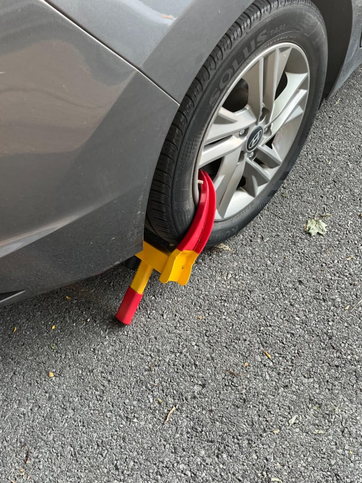 Tevlaphee Universal Wheel Lock Heavy Duty Security Trailer Wheel Lock Anti Theft Wheel Locks for Cars SUV Camper Motorcycle Trailer Great Deterrent Bright Color with 3 Keys (Red-Yellow) customer photo 2