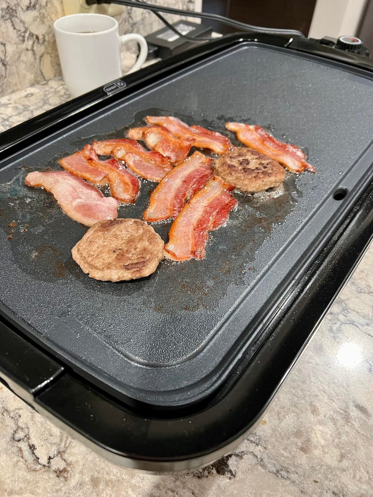 Dash Deluxe Everyday Electric Griddle, Removable Nonstick Plate, Black customer photo 1