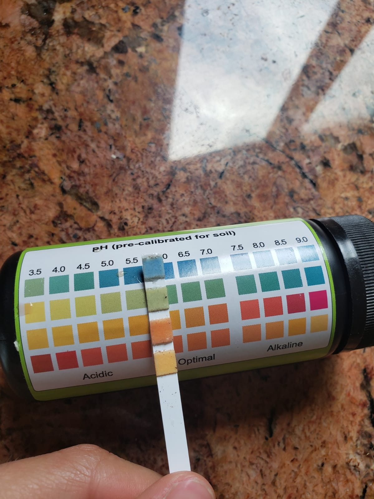 Soil Test Kit – 100 Soil pH Test Strips (3.5–9 Range) for Garden, Lawn & Indoor Plants – Easy At-Home Soil Testing customer photo 1