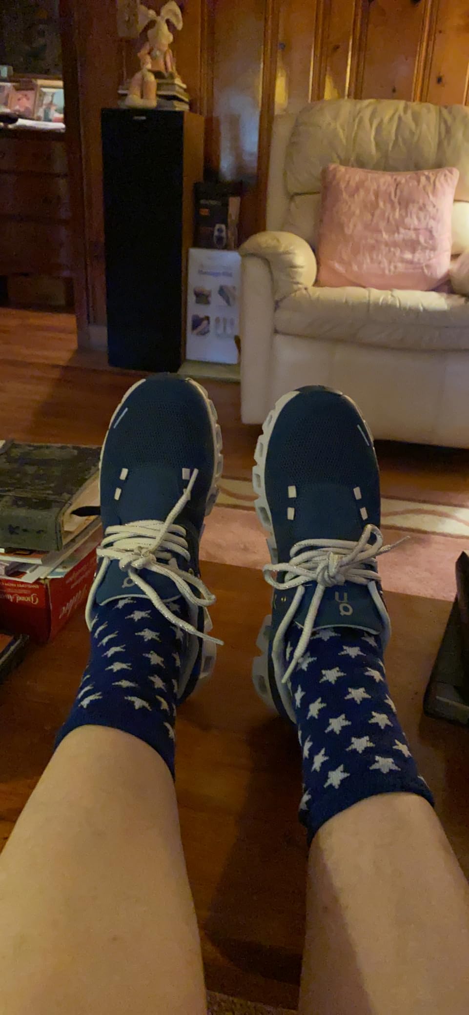 On Women's Cloud 5 Sneakers customer photo 1