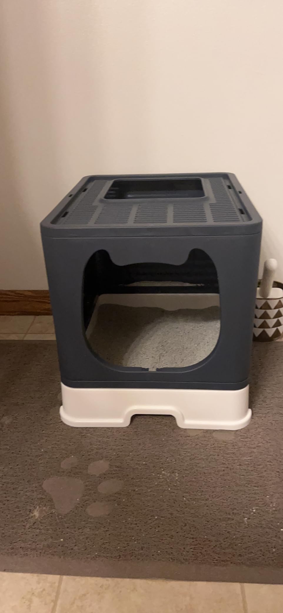 Gefryco Litter Box with Lid for Small to Medium Cats, Enclosed Cat Litter Box with Cover，High Sided Top Entry Cat Box with Brush and Scoop, Cute Kitty Litter Pan with Drawer for Growing Kitten(Black) customer photo 2
