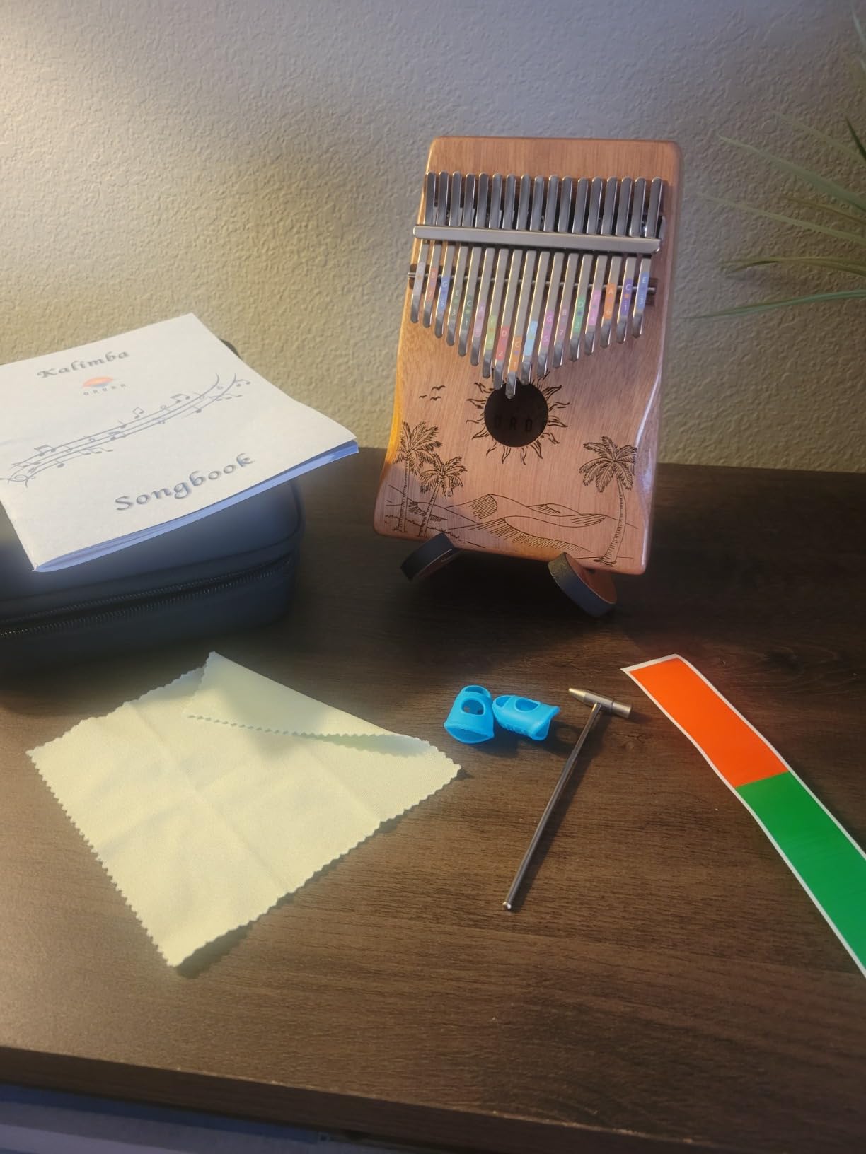 ORORA Kalimba 17 Keys Thumb Piano with 25-Song Songbook | Case & Stand customer photo 1