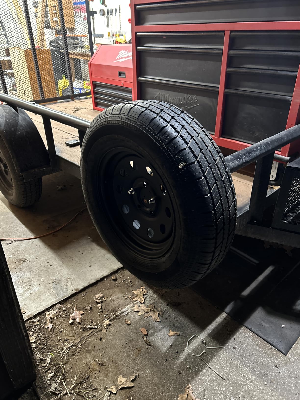 Stake Pocket Spare Tire Carrier,Spare Tire Mount Bracket for Trailer,Powder Coat Steel Black, Fits Most 4 & 5 & 6 & 8 Lugs Wheels on 4