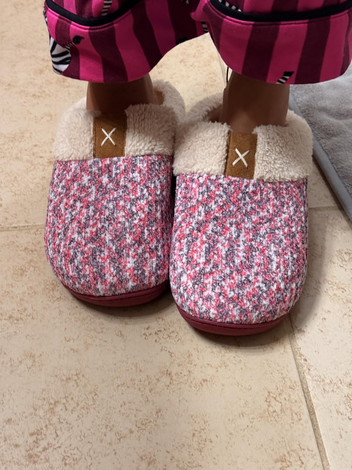 ULTRAIDEAS Women's Indoor Outdoor Slipper Memory Foam customer photo 1