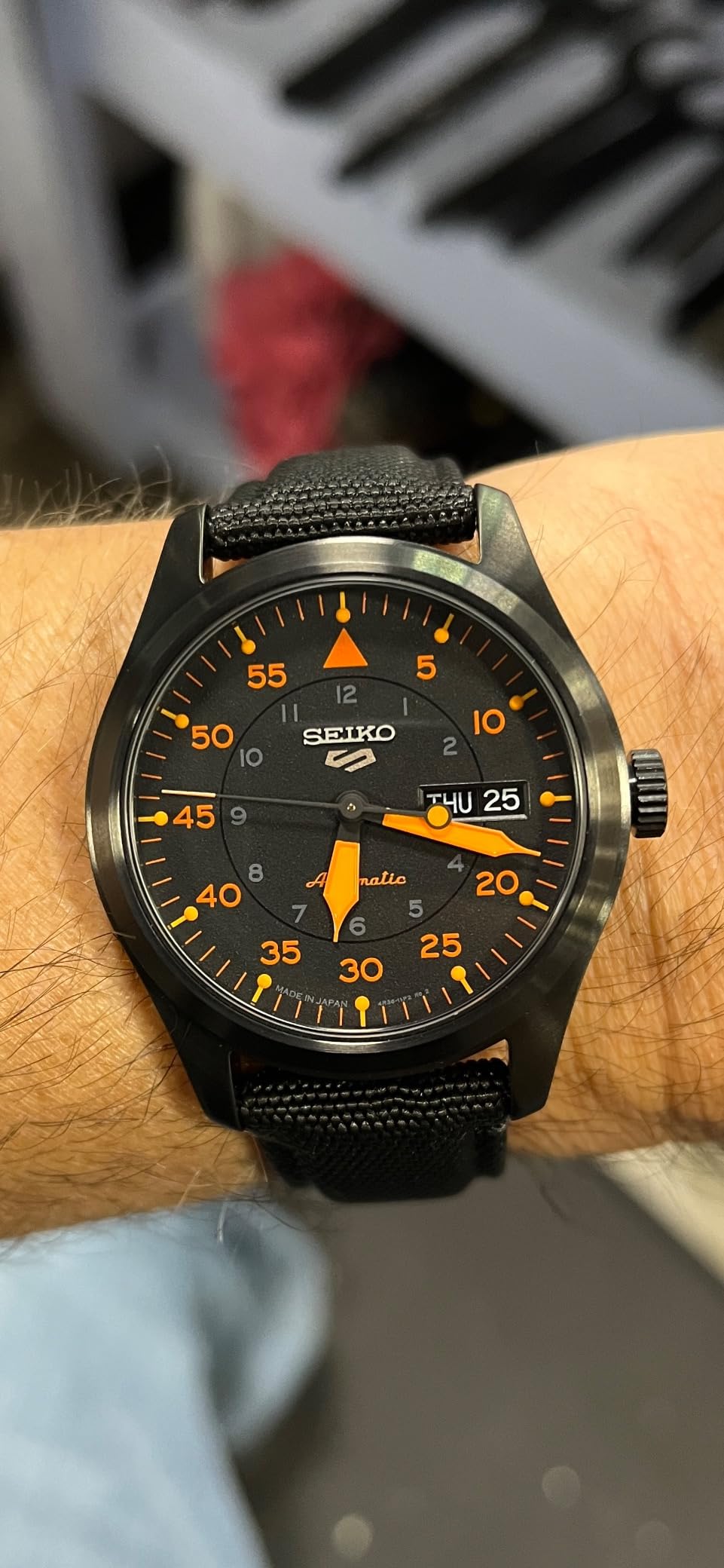 Seiko SRPH33 Men's Watch, 41-Hour Power Reserve, Stainless Steel Case, Black Nylon Strap, Blue and Orange Dial, Day/Date Display, 100m Water Resistant customer photo 2
