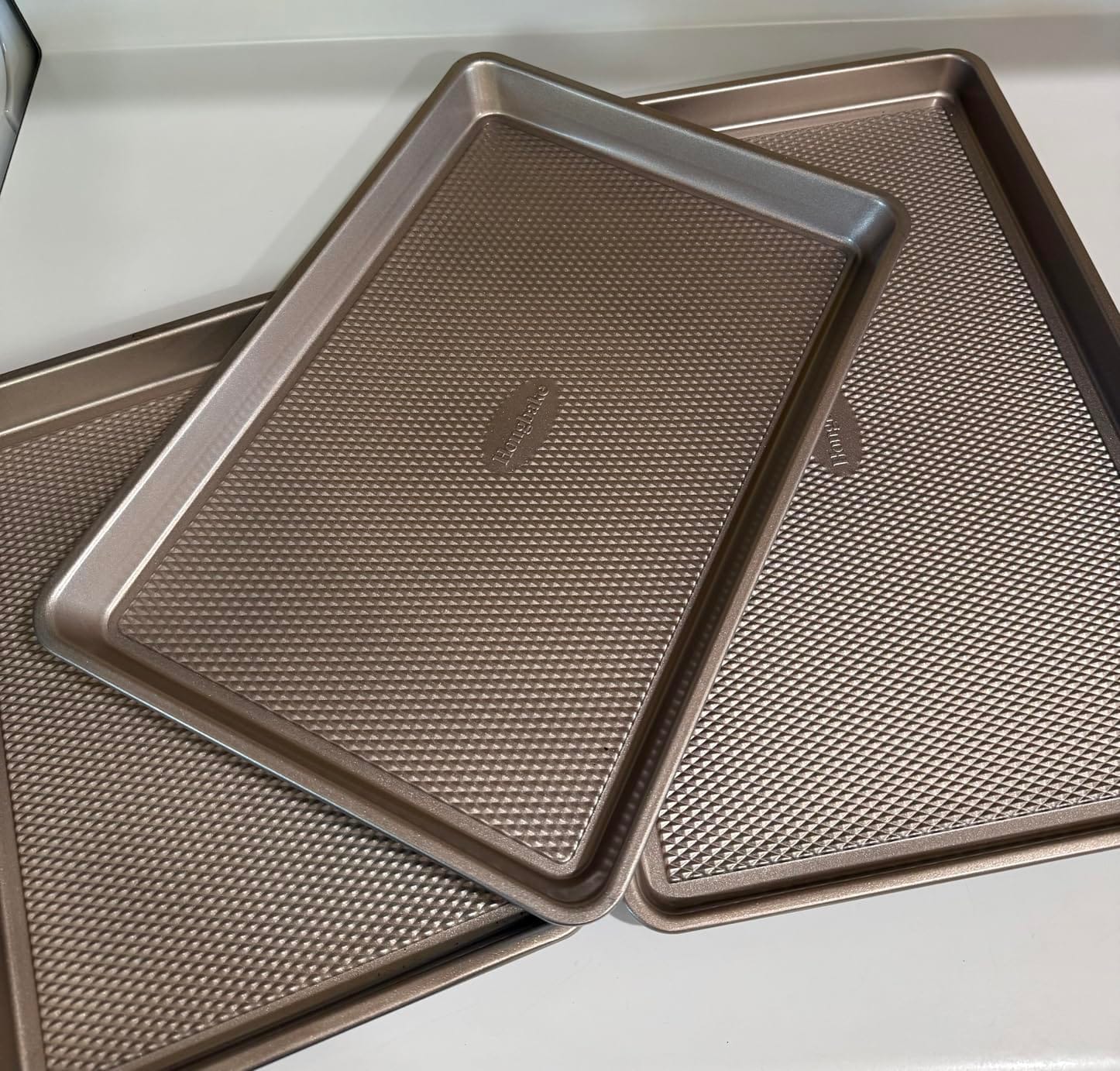 HONGBAKE Baking Sheet Pan Set of 3, Cookie Sheets for Oven, Nonstick Half/Quarter/Jelly Roll Pans with Diamond Texture Pattern, 0.8mm Thick Heavy Duty Cookie Tray, Champagne Gold customer photo 1