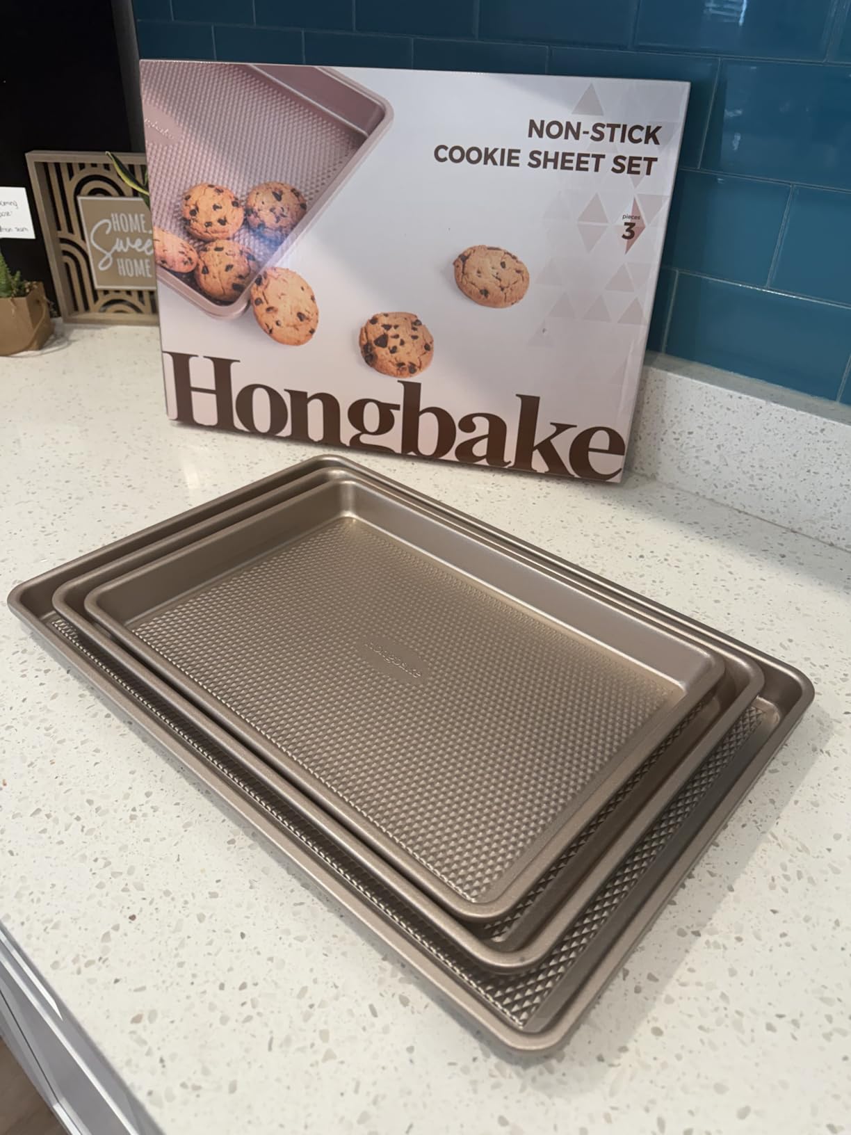HONGBAKE Baking Sheet Pan Set of 3, Cookie Sheets for Oven, Nonstick Half/Quarter/Jelly Roll Pans with Diamond Texture Pattern, 0.8mm Thick Heavy Duty Cookie Tray, Champagne Gold customer photo 2