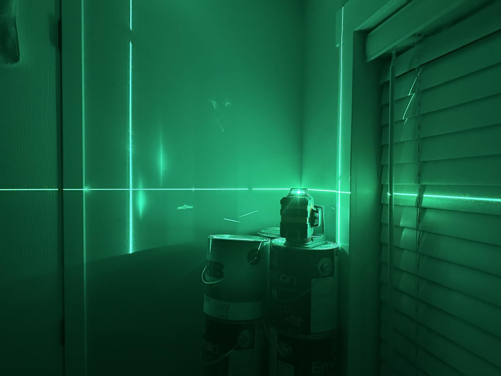 IKOVWUK Laser Level with 12 Green Lines, Built-in 5200 mAh Li-ion Battery customer photo 2
