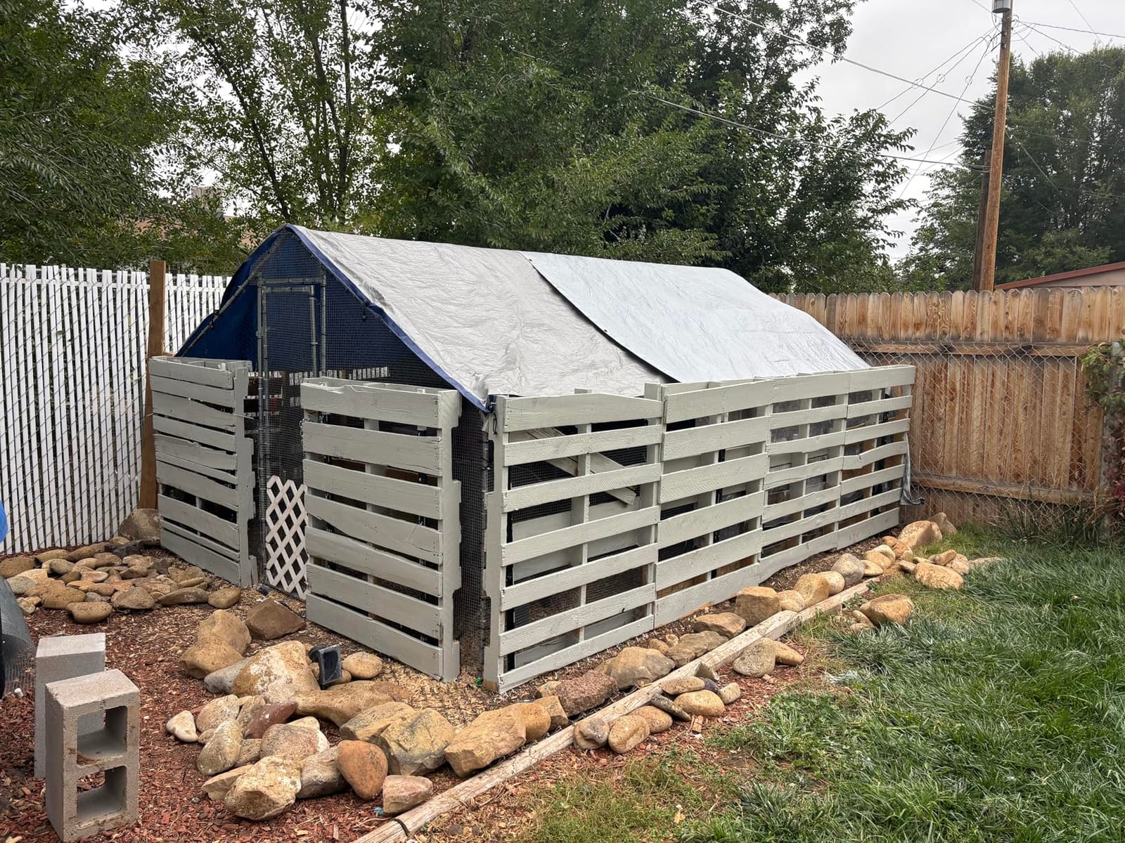 PawHut Large Chicken Coop w/Waterproof Anti-UV Cover 9.8' x 19.7' x 6.6' customer photo 1