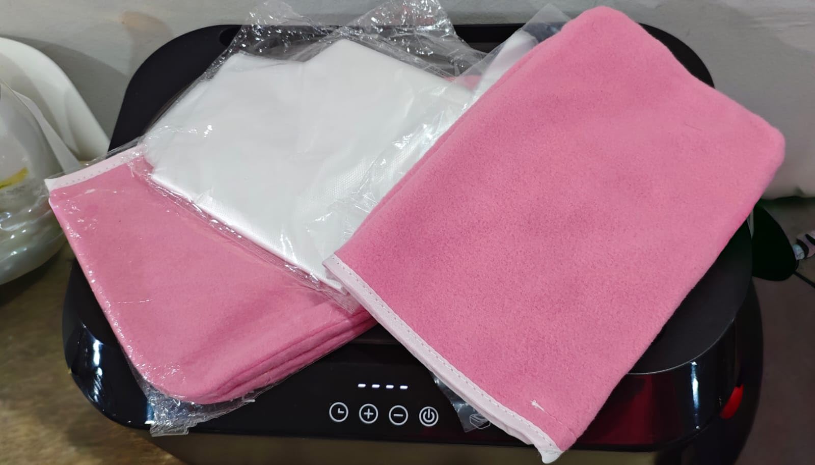 KARITE Paraffin Wax Machine for Hands and Feet with Auto Open Lid, Paraffin Bath,20Min Fast Wax Meltdown, Precision Temperature Control, 4500ml Paraffin Warmer with 8Pack Refills customer photo 2