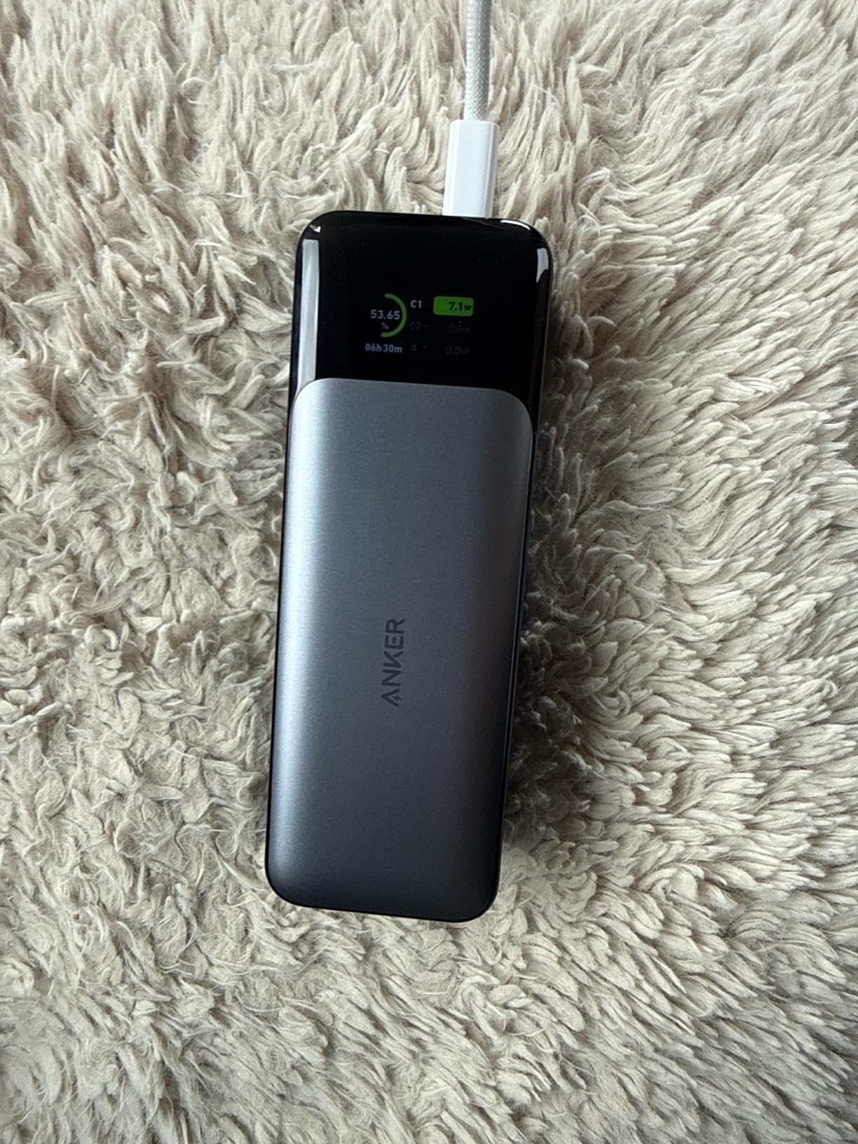 Anker 737 Power Bank, 140W 24,000mAh 3-Port Laptop Charger, Smart Display customer photo 2