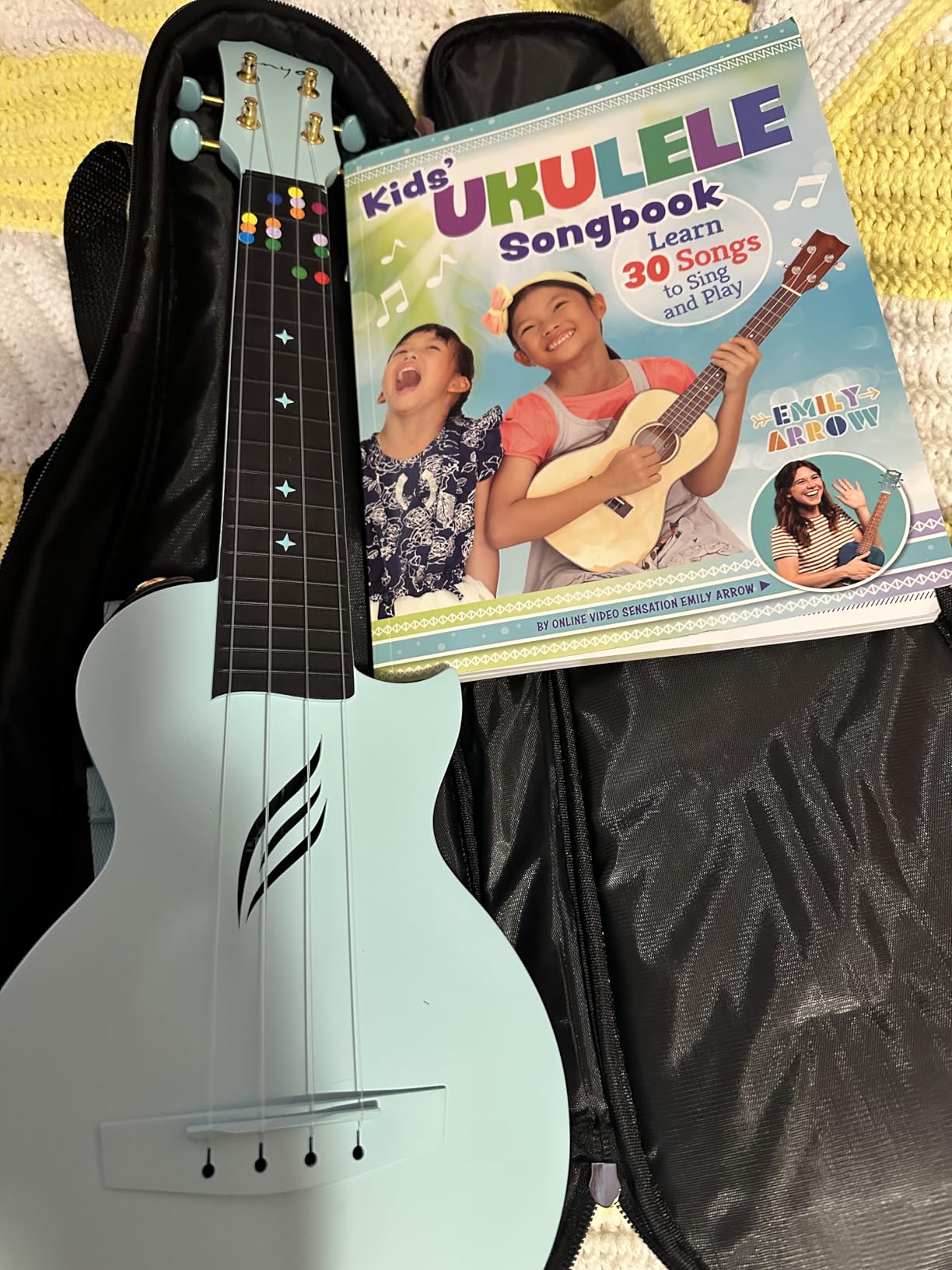 Enya NOVA U PRO 26-Inch Carbon Fiber Cutaway Tenor Ukulele, Black customer photo 2