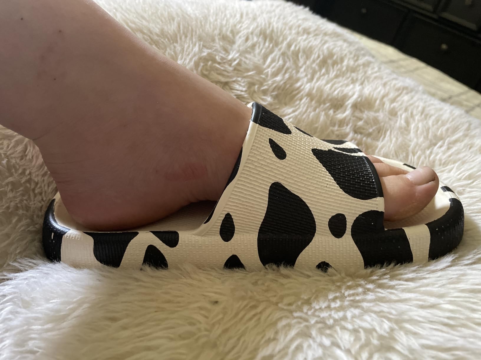 Joomra Pillow Slippers for Women and Men Thick Sole Ultra Cushion Slides customer photo 1