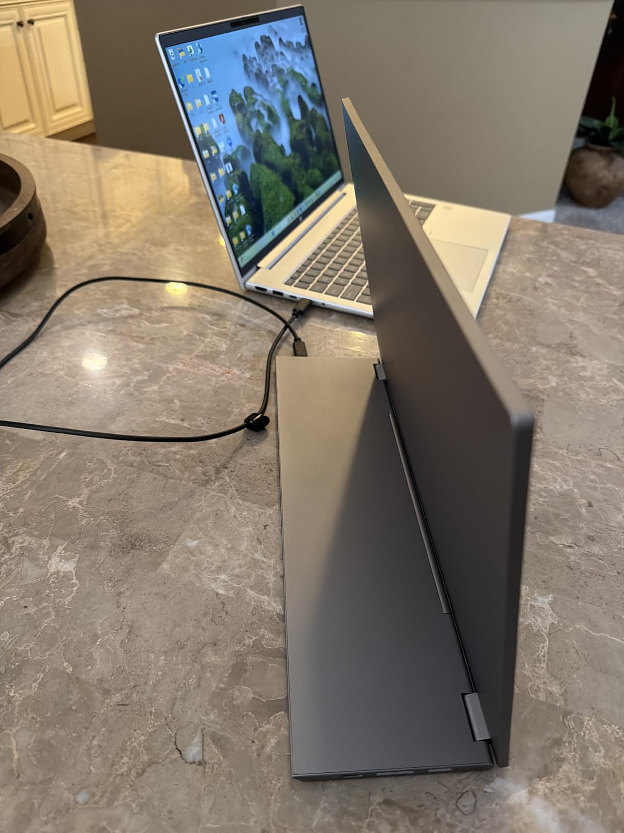 Lenovo L15 Portable Monitor, 15.6” Display, Full HD Resolution, IPS Panel, 250 nits Brightness, 60Hz Refresh Rate, USB-C Ports, Height-Adjustable Stand, Flicker-Free Technology, Grey customer photo 1