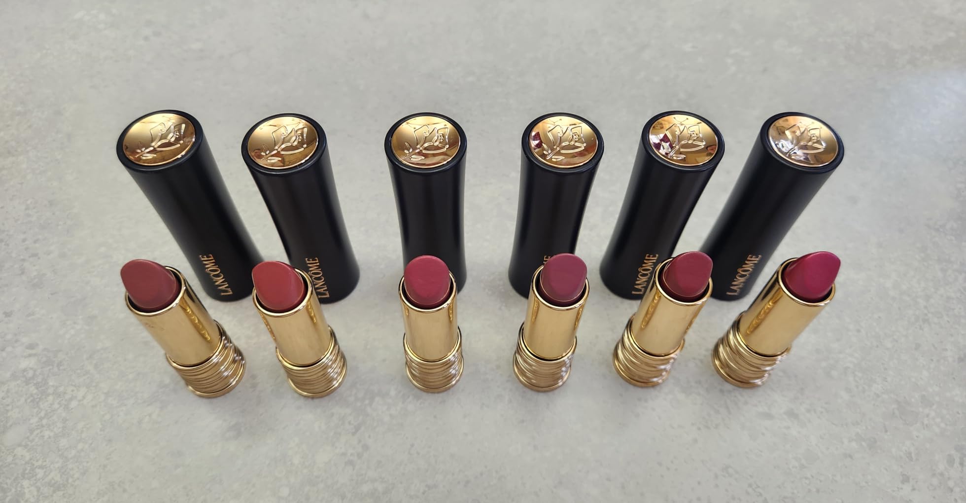 Lancome L'Absolu Rouge Hydrating Cream Lipstick - Smudge-Resistant with Hyaluronic Acid - Luminous Finish - Up To 18HR Comfort customer photo 2