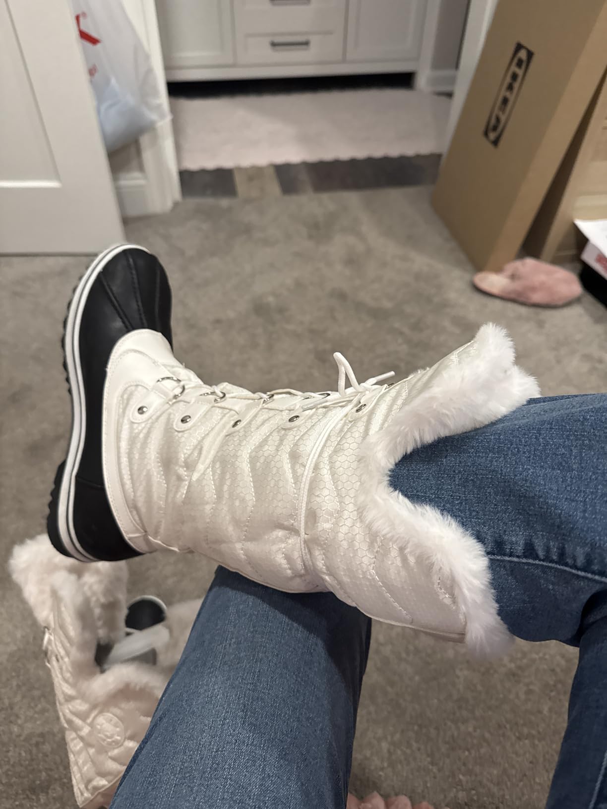 kingshow Globalwin Women's Snow Boots - Mid-Calf-Length Winter Boots For Women with Faux Fur Lining, Insulated Cold Weather Protection, and Non-Slip Traction Sole customer photo 2