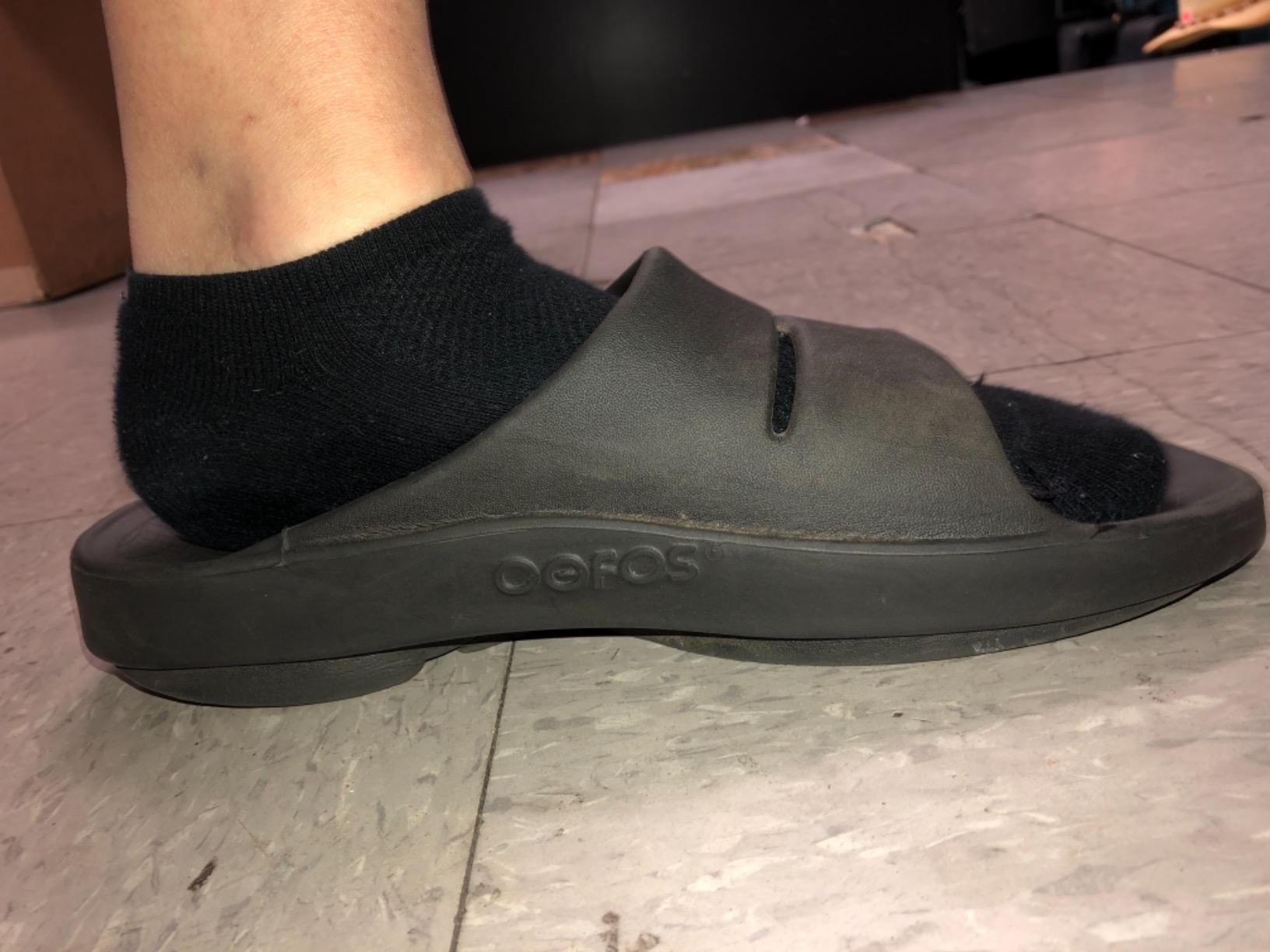 OOFOS OOahh Recovery Slide - Women's and Men's customer photo 2