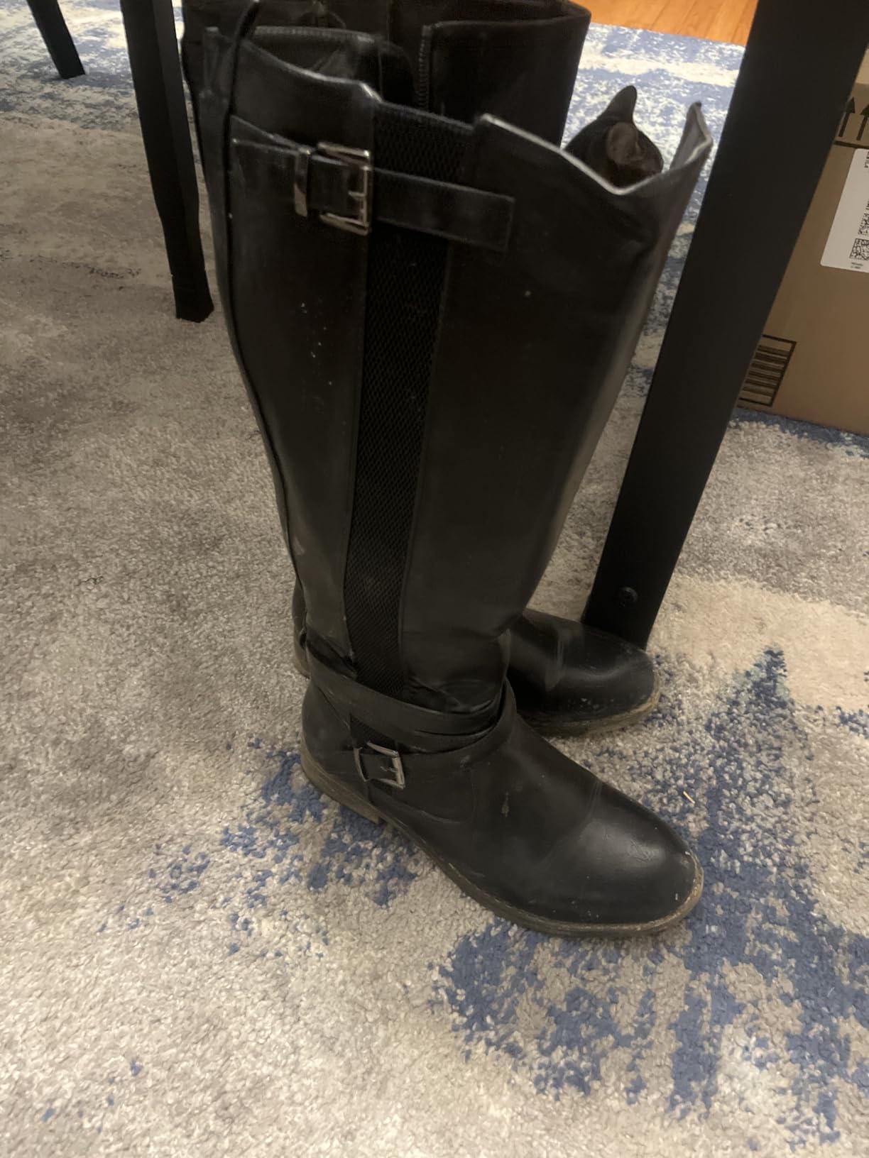Vepose Women's Knee High Riding Boots, Low Heel Tall Boots with Zipper customer photo 1