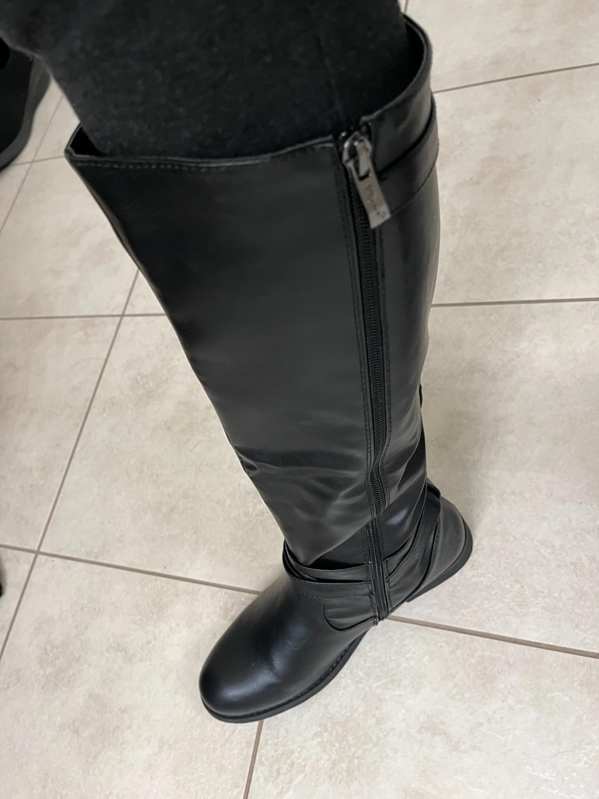 Vepose Women's Knee High Riding Boots, Low Heel Tall Boots with Zipper customer photo 2