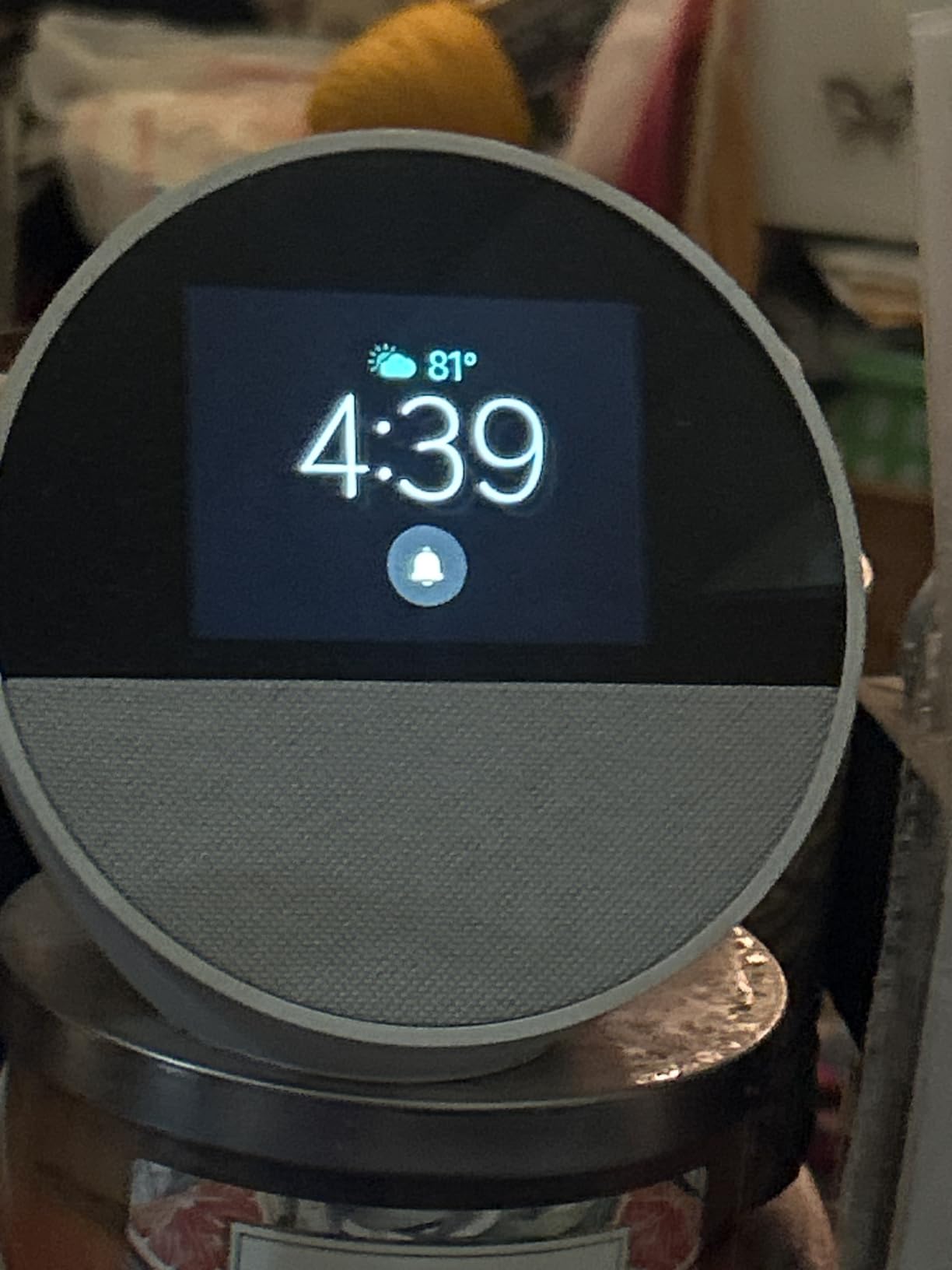 Amazon Echo Spot (newest model), Great for nightstands, offices and kitchens, Smart alarm clock, Designed for Alexa+, Black customer photo 2