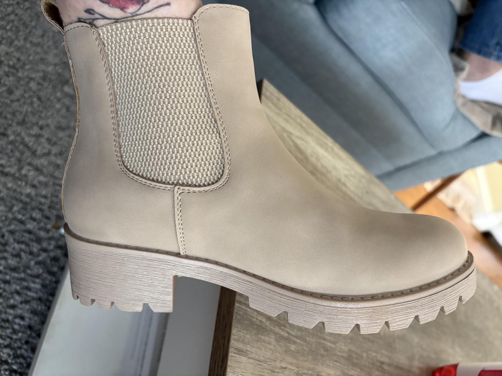 Vepose Women's Chelsea Ankle Boots Pull-On Low Heel Booties 9607 customer photo 2