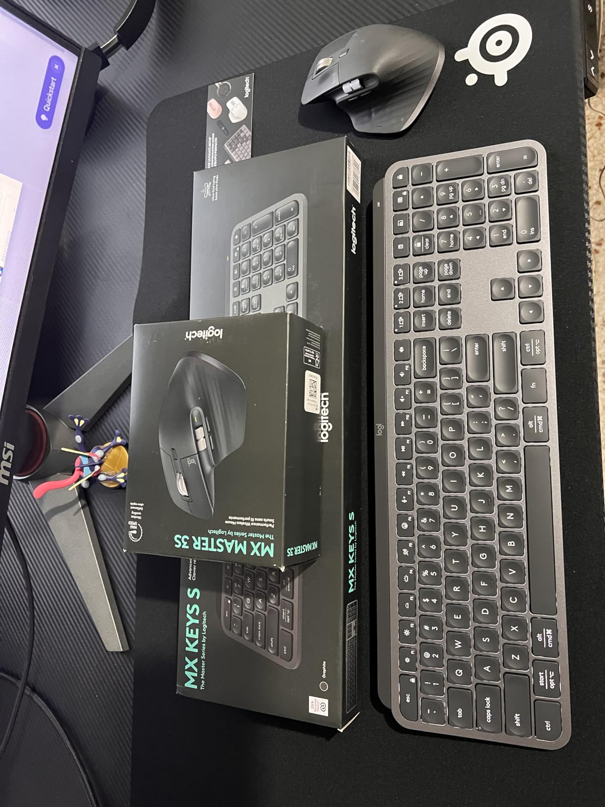 Logitech MX Keys S Wireless Keyboard Low Profile Fluid Precise - Graphite customer photo 1