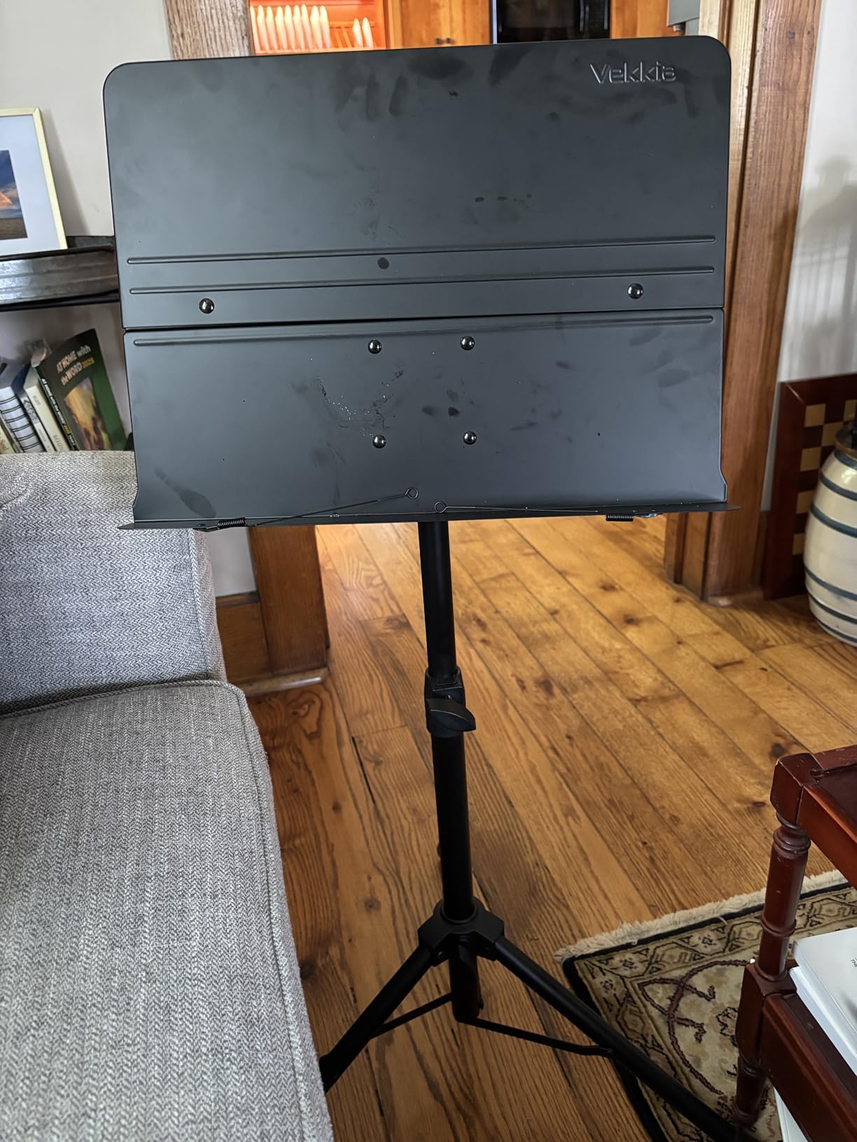 Vekkia 70 - inch Metal Professional Portable Sheet Music Stand customer photo 1