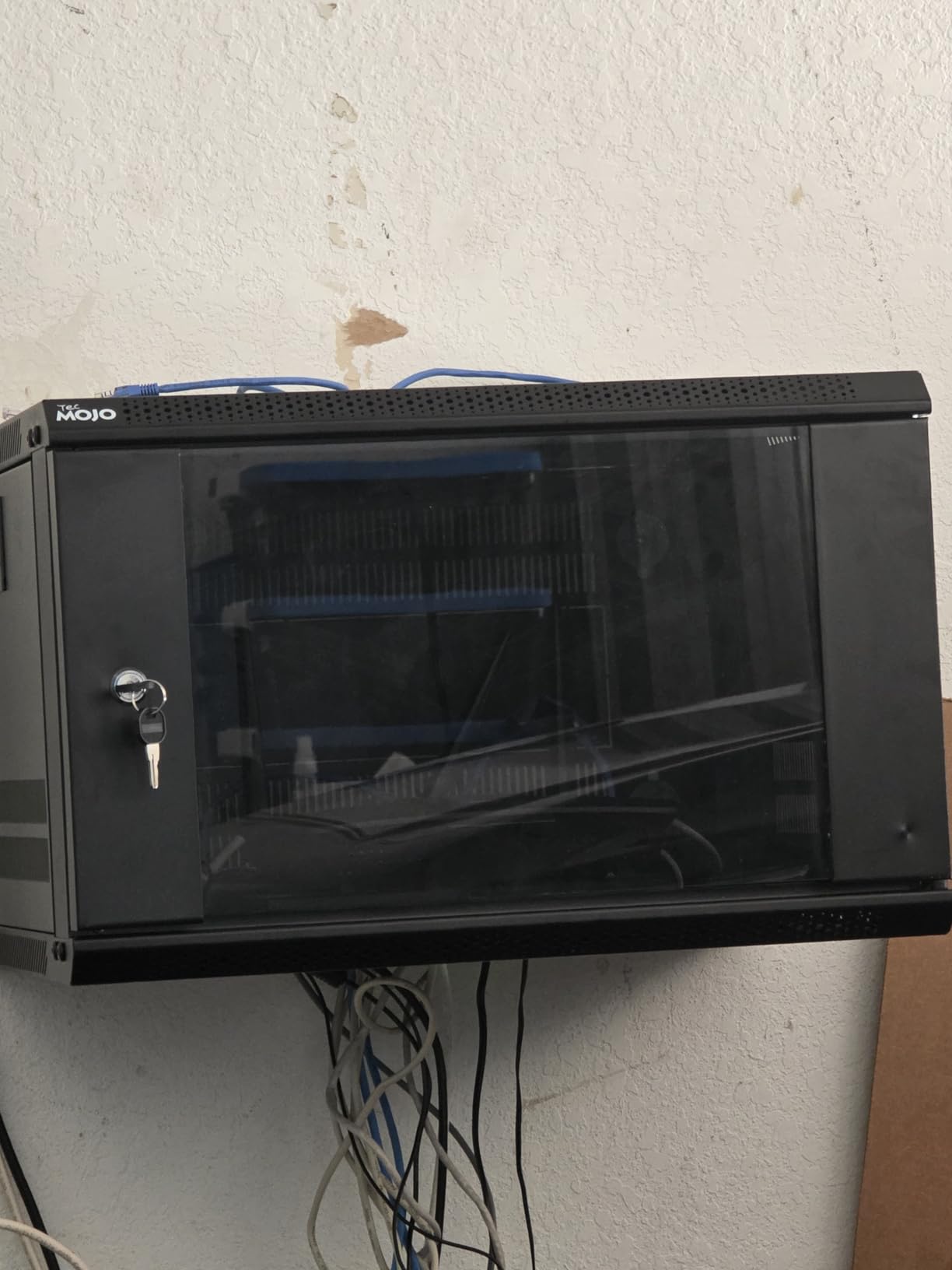 Tecmojo 6U Wall Mount Server Cabinet IT Network Rack Enclosure Lockable Door and Side Panels Black, Cooling Fan, Standard Glass Door, 450mm Depth, for 19” IT Equipment, A/V Devices customer photo 2