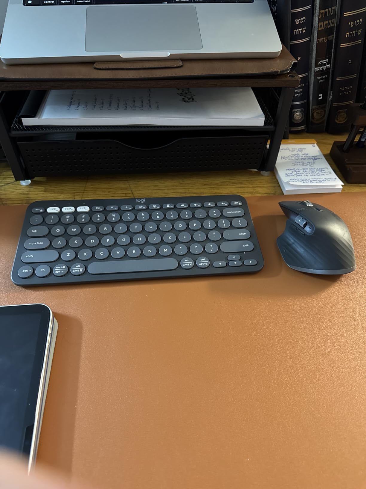 Logitech Pebble Keys 2 K380s Wireless Bluetooth Keyboard - Tonal Graphite customer photo 1