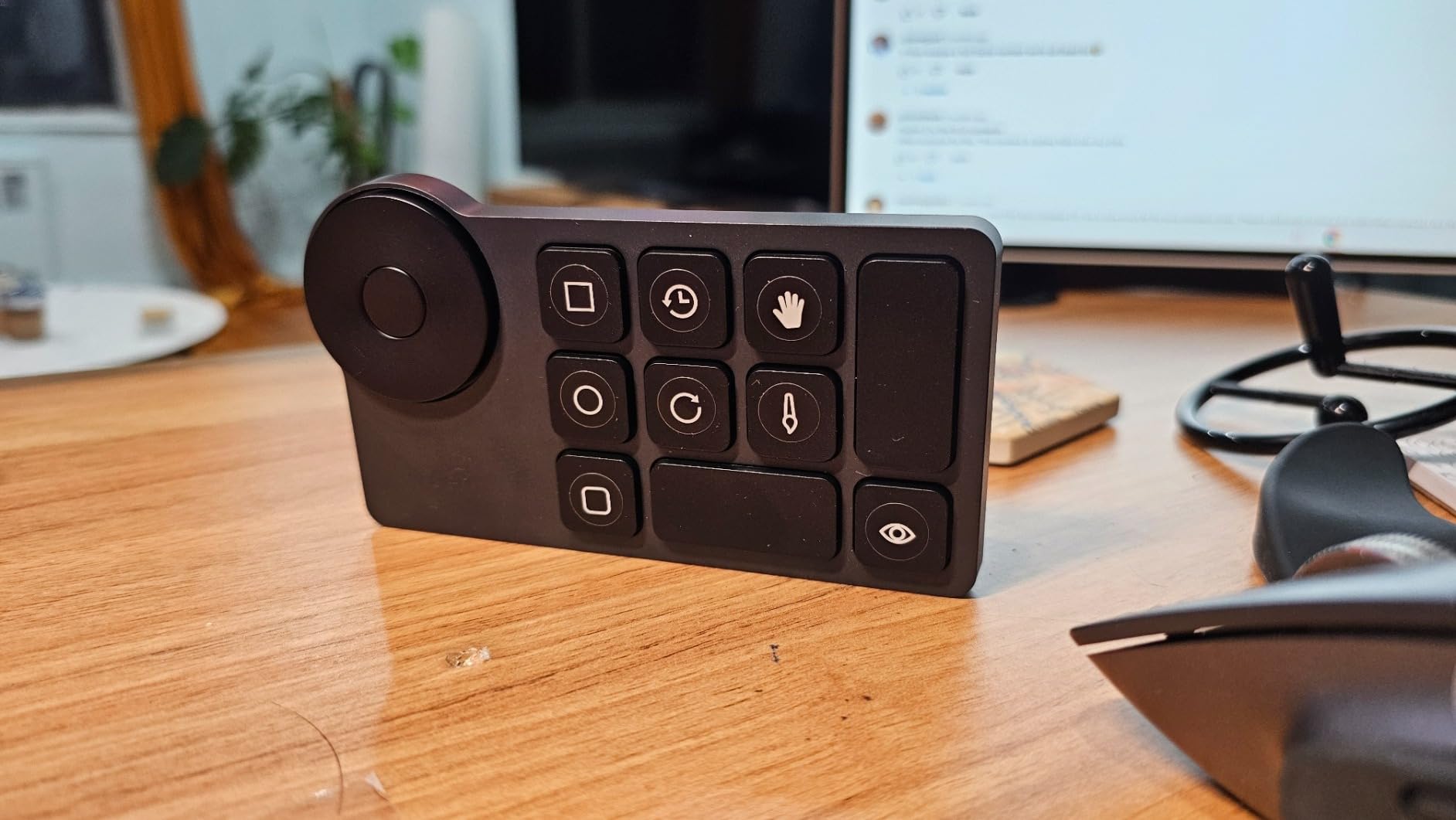 XPPen Mini Keydial ACK05 Wireless Shortcut Keyboard Bluetooth Programmable Express Remote Control with Dial & Customized Express Keys for Drawing Tablet PC MacBook Windows Images Video Editing customer photo 2