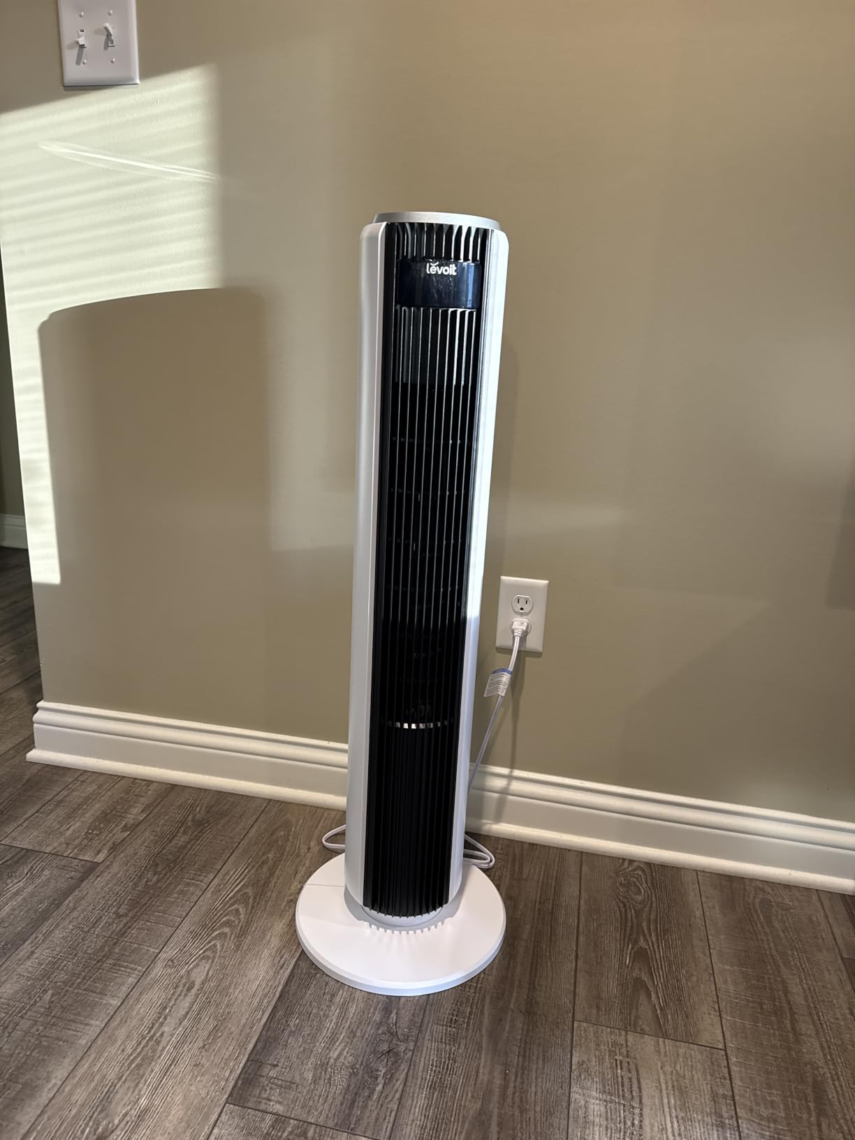 Levoit Tower Fan for Bedroom, 28ft/s Fans that Blow Cold Air, 28dB Quiet customer photo 1