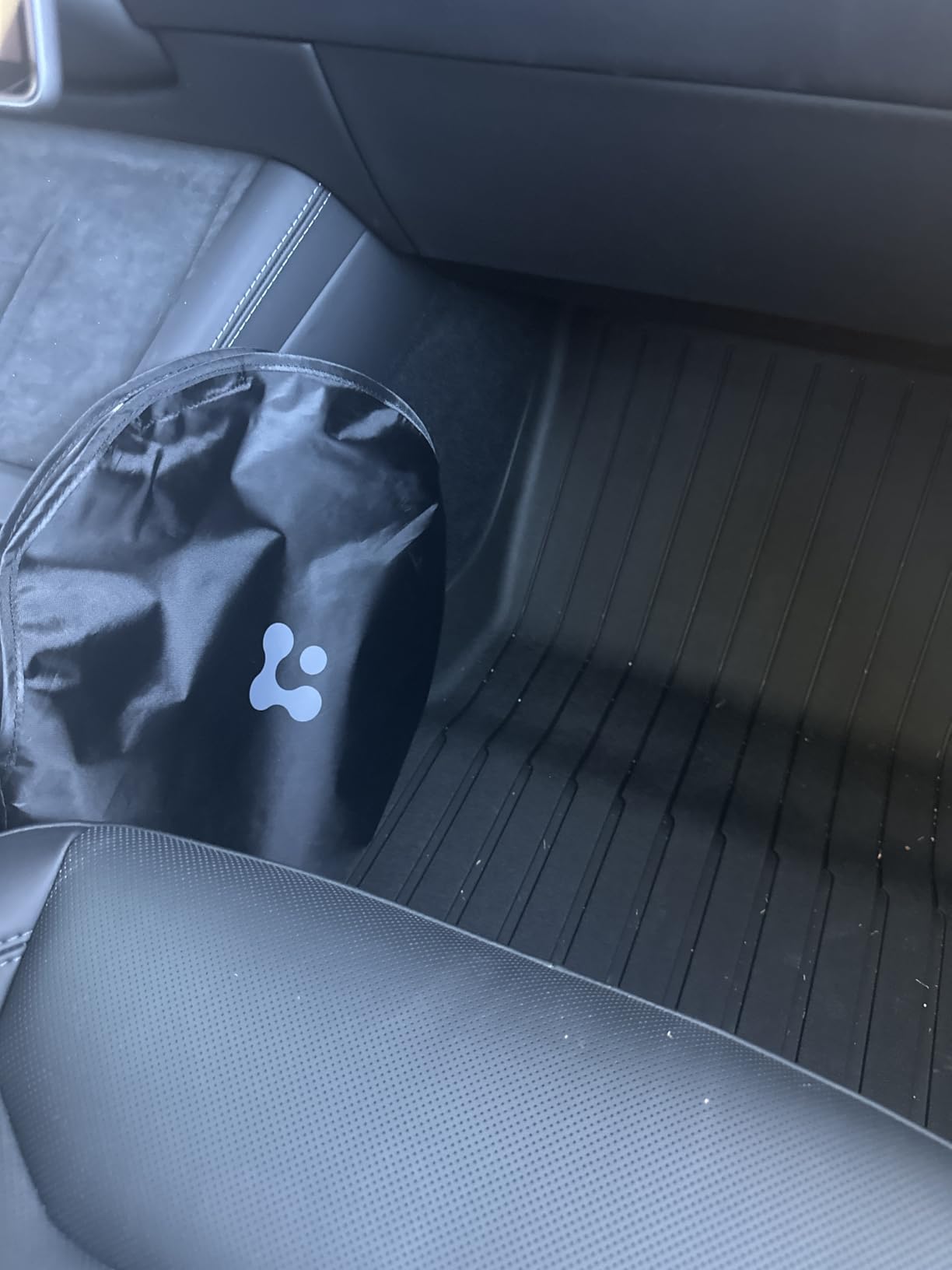 Spigen ZeroGap Windshield Sunshade for All Tesla Model Y & 3 customer photo 1
