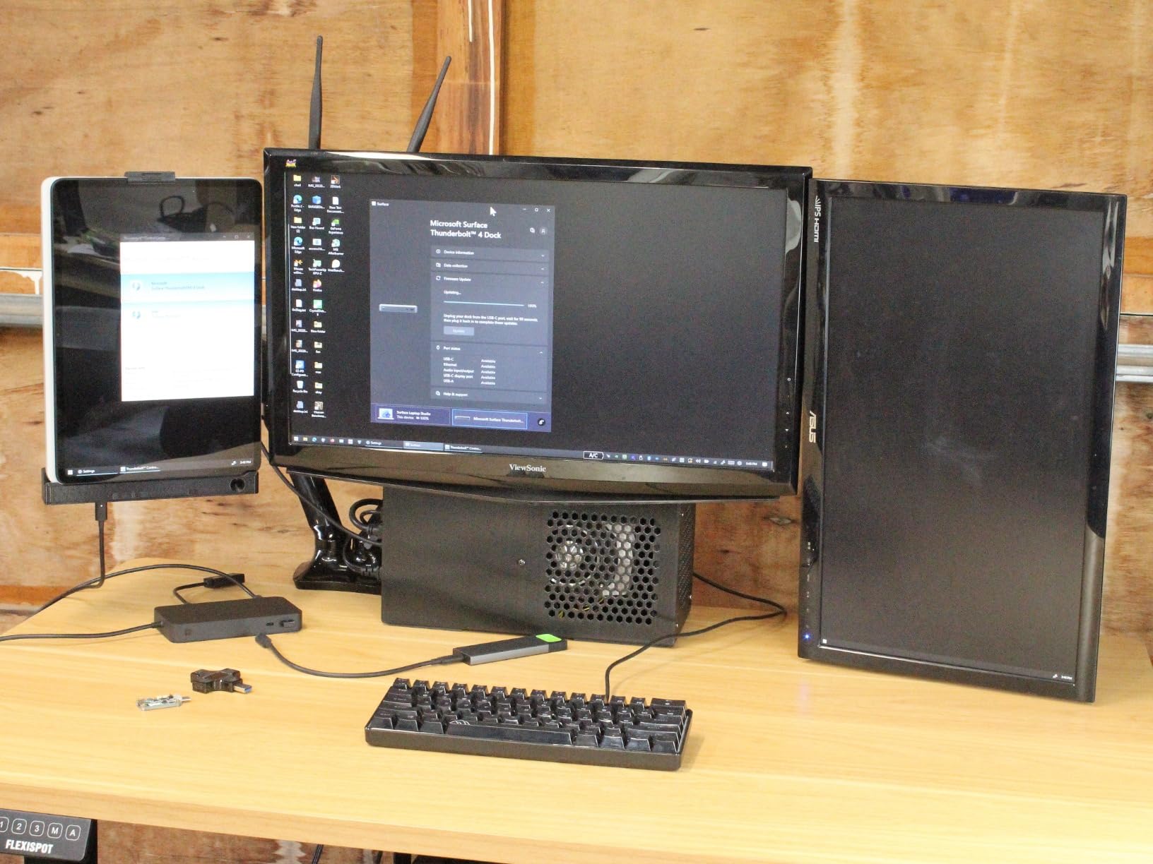 Microsoft Surface Thunderbolt 4 Docking Station - Black (T8H-00001) customer photo 1